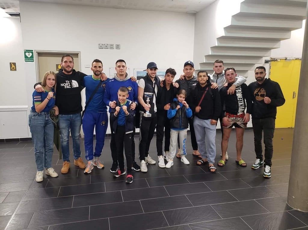 Le groupe de l'USBB avec un trophée après une compétition